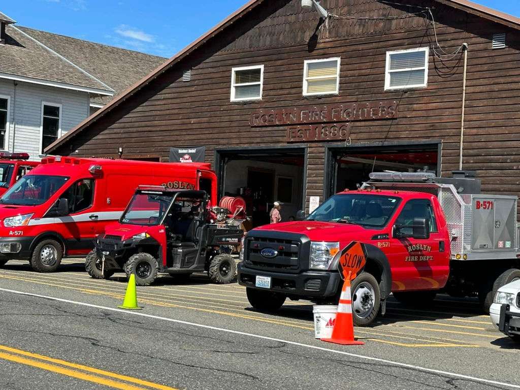 roslyn fire department side by side