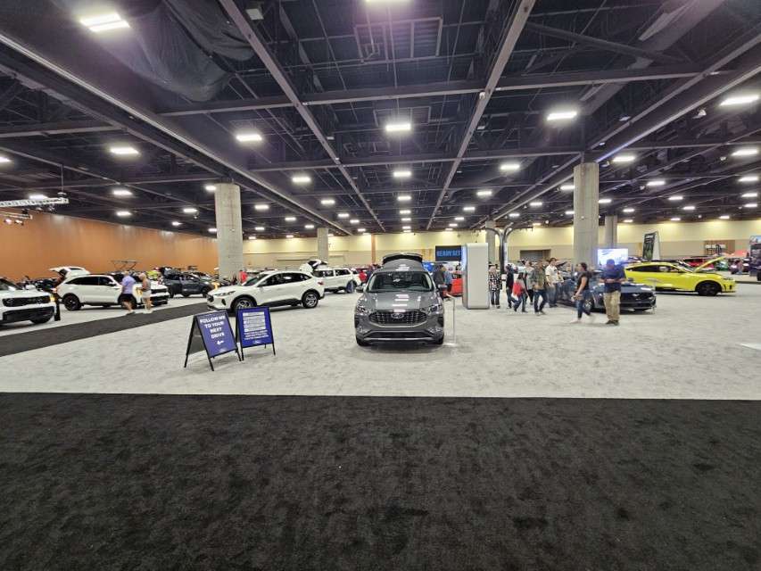 2025 LA International Car Show 140031