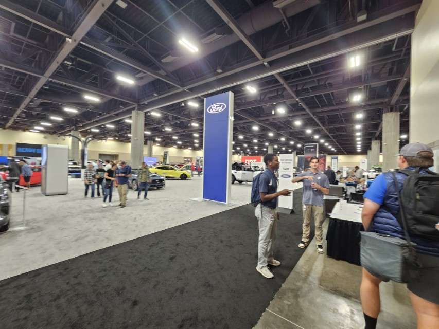 2025 LA International Car Show 140034