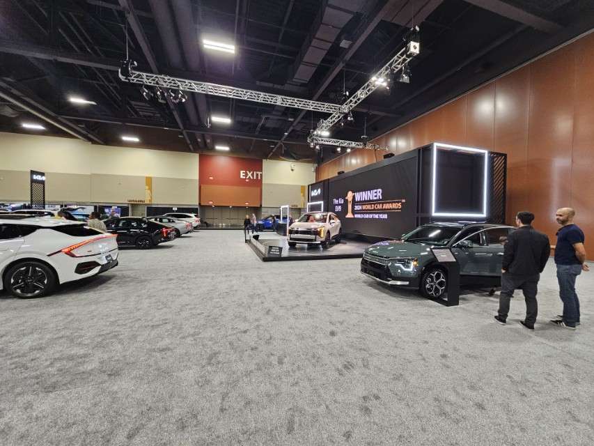 2025 LA International Car Show 140813