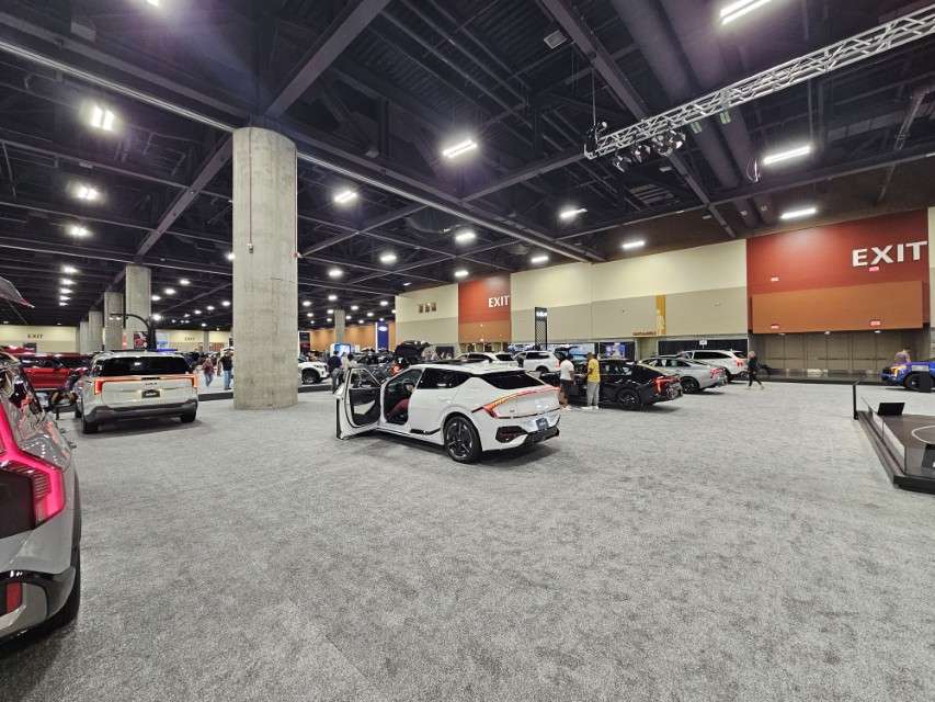 2025 LA International Car Show 140822