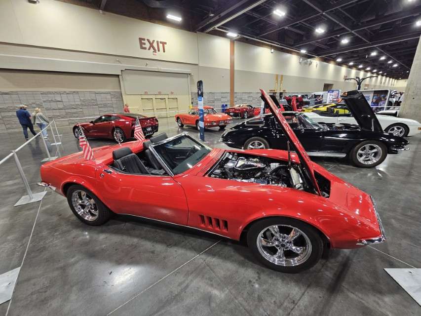 2025 LA International Car Show 140937