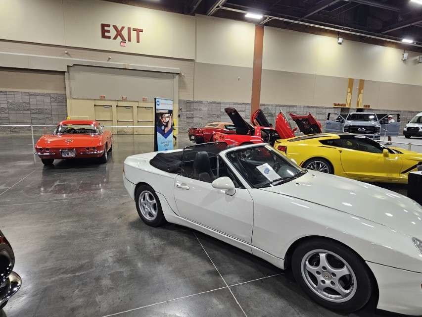 2025 LA International Car Show 141038