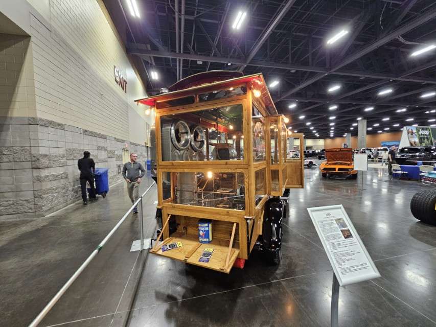 2025 LA International Car Show 141517