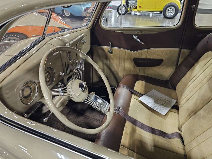 2025 LA International Car Show 142424