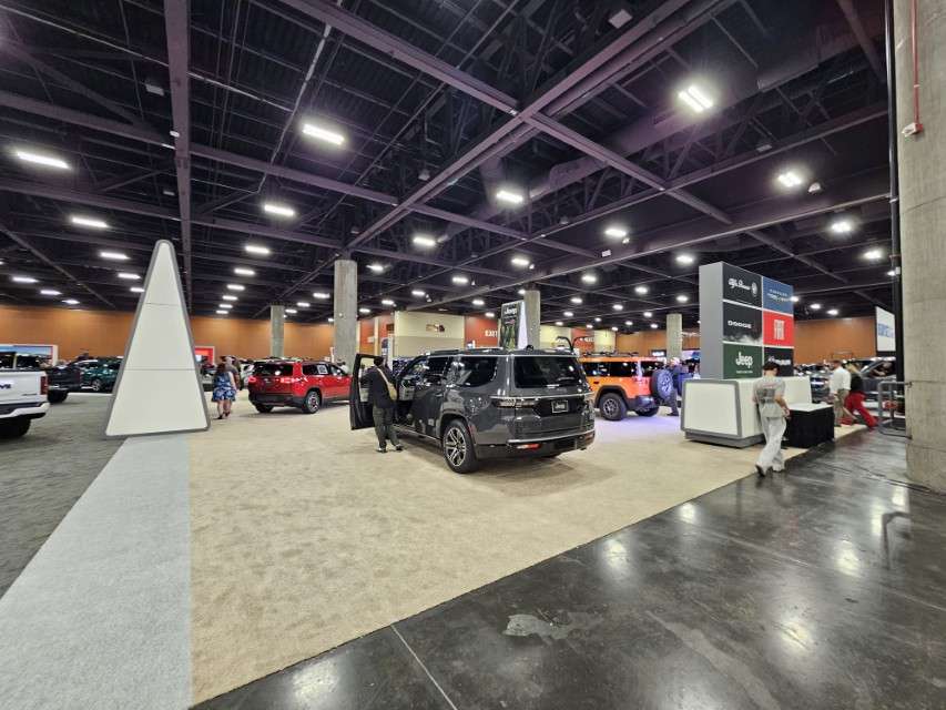 2025 LA International Car Show 142527