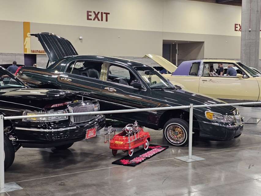 2025 LA International Car Show 142823