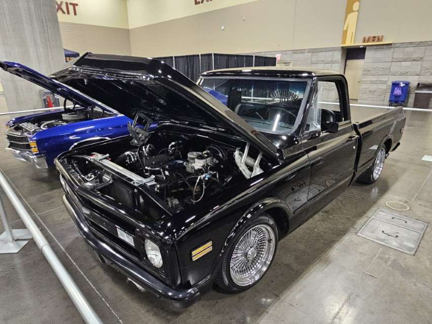 2025 LA International Car Show 143050