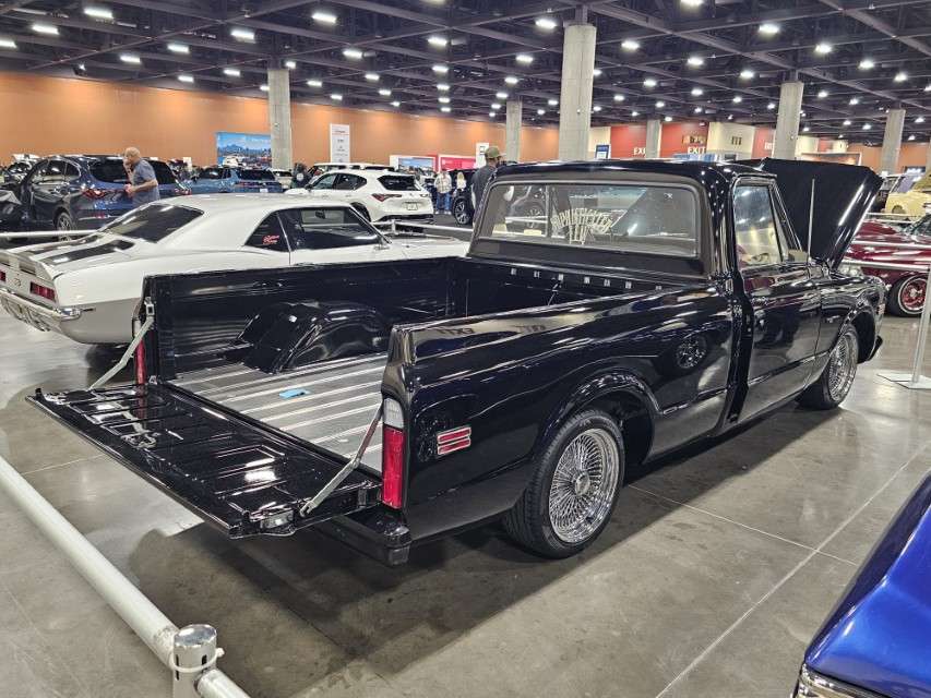 2025 LA International Car Show 143304