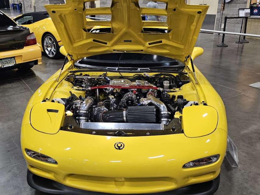 2025 LA International Car Show 143545