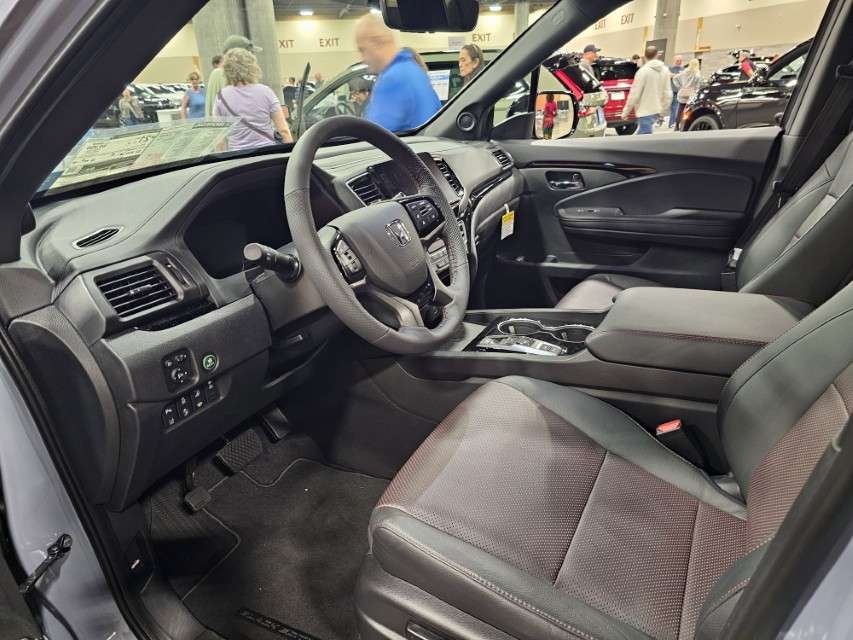 2025 LA International Car Show 152649