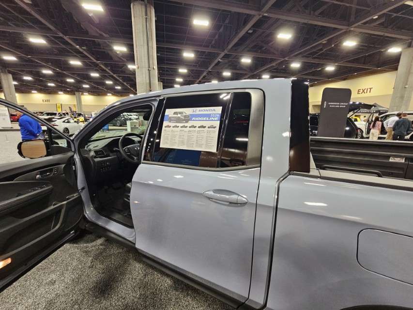 2025 LA International Car Show 152719