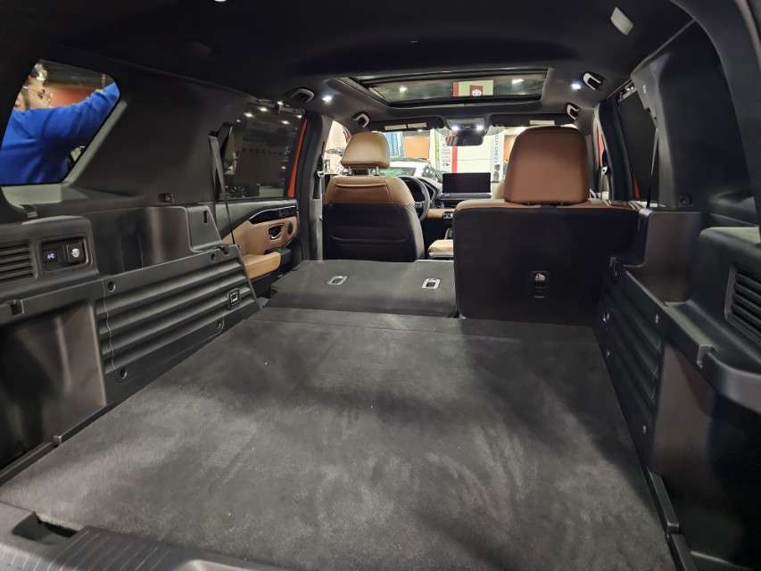 2025 LA International Car Show 152837