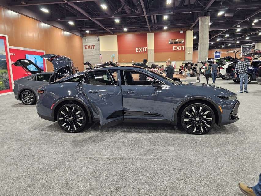 2025 LA International Car Show 153002