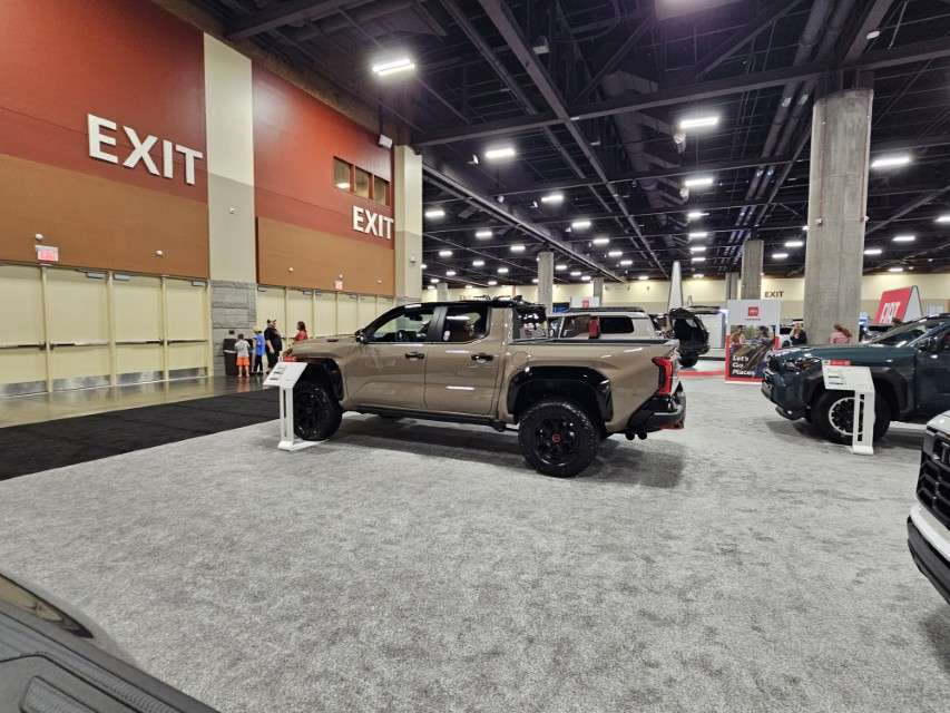 2025 LA International Car Show 153202