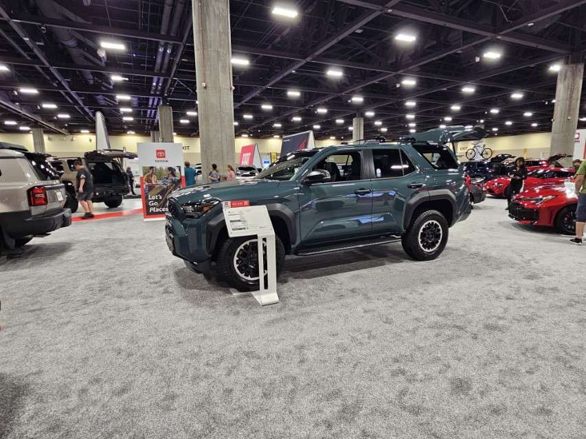 2025 LA International Car Show 153217