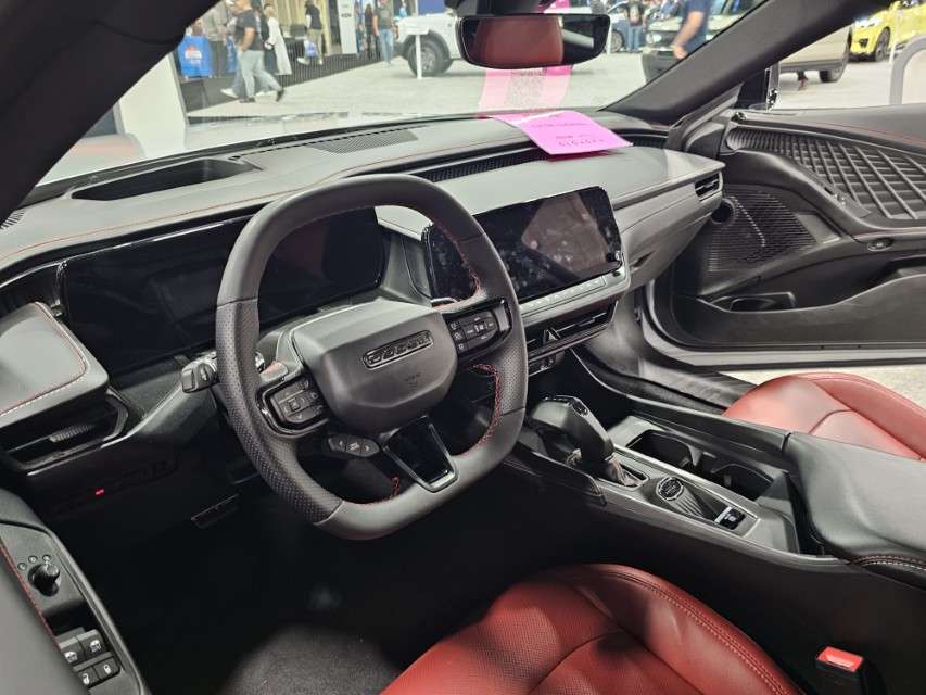 2025 LA International Car Show 153557